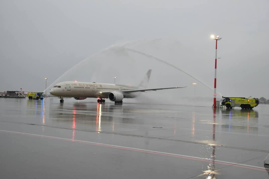 Etihad debuts Prague and Warsaw flights, expands European network