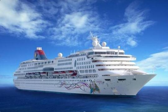 Star Cruises ship to homeport in Manila