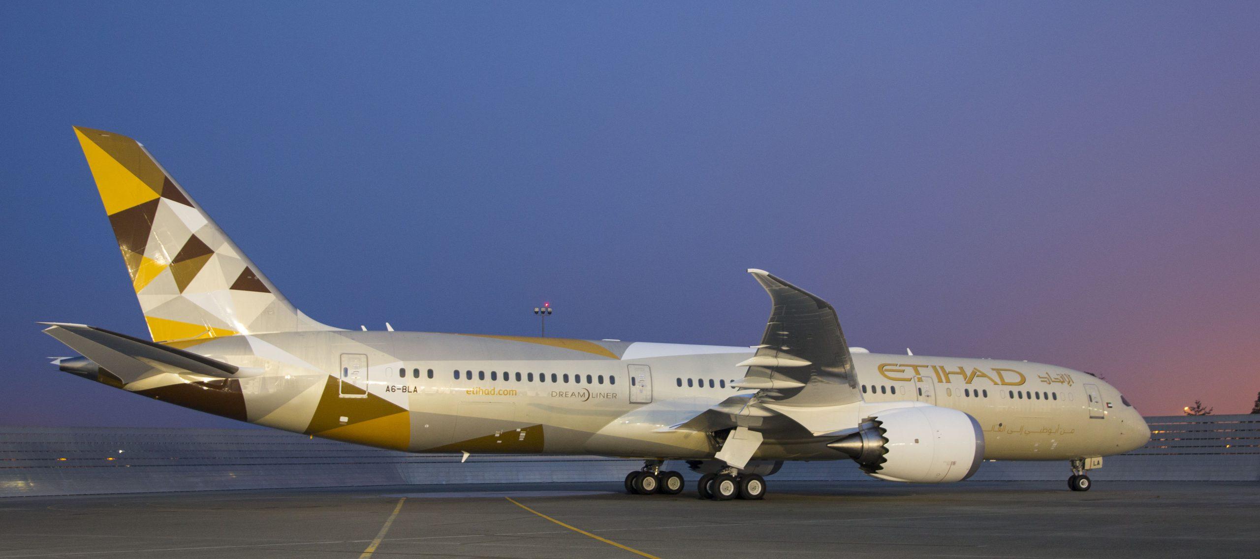 Etihad allows passengers to use laptops on US flights