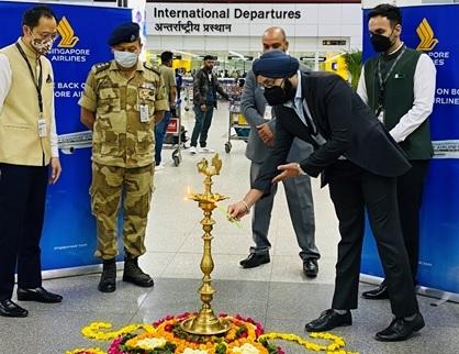 SIA A380 Returns to Delhi