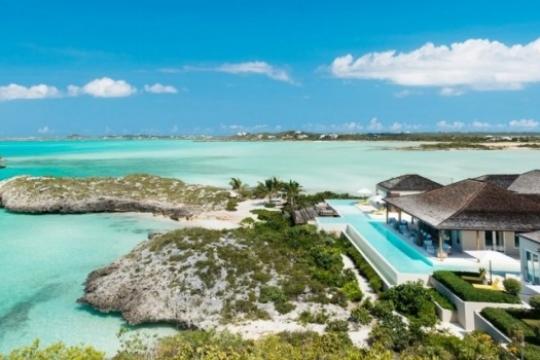 AccorHotels to acquire Travel Keys