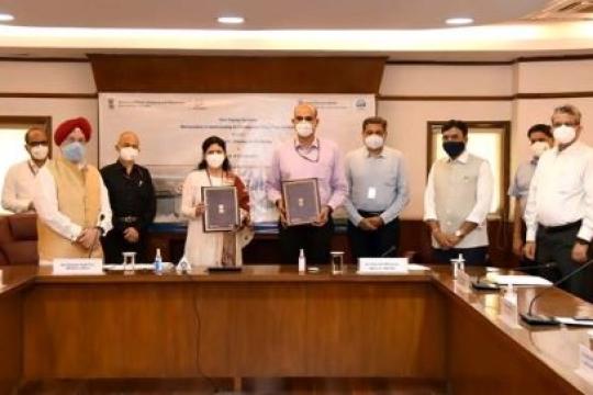 Shipping and Aviation Ministries Sign MoU for Development of Sea Plane Services in India