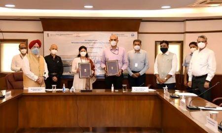 Shipping and Aviation Ministries Sign MoU for Development of Sea Plane Services in India
