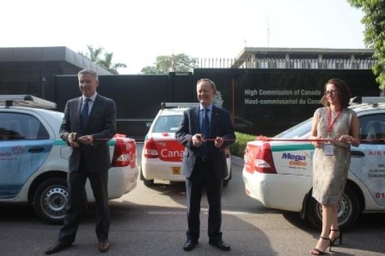 Canada brands Taxis and Buses in New Delhi