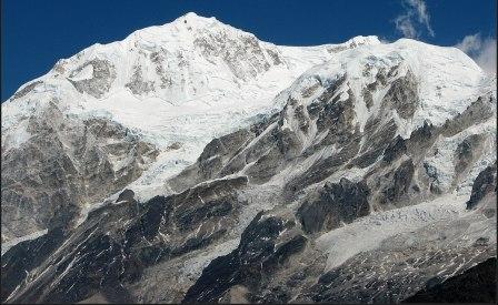 Govt Opens 137 Mountain Peaks to Foreigners for Mountaineering & Trekking
