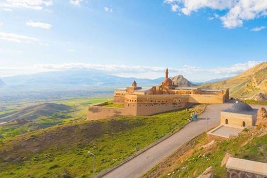 Turkey Welcomes 15.9 mn Tourist in 2020