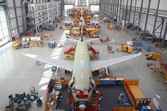 Airbus revises production rate by a third