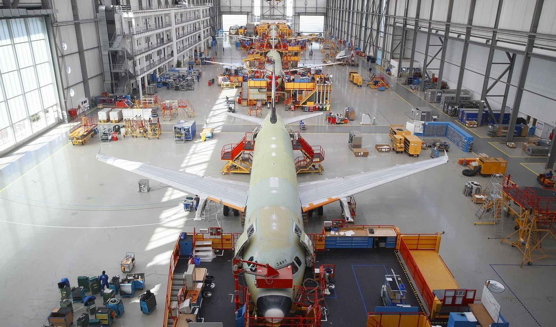 Airbus revises production rate by a third
