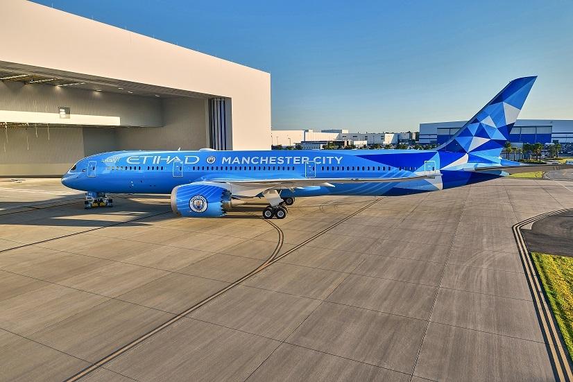 Etihad Airways unveils Manchester City FC livery