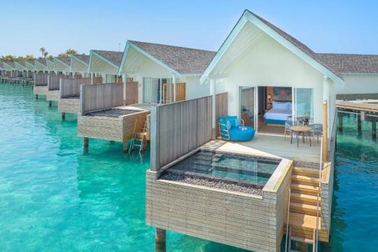 Amari Raaya Maldives Celebrates Dual Victory at LLM Readers’ Travel Awards 2023