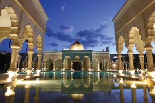 AccorHotels acquires VeryChic