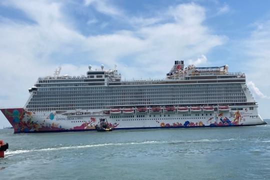 Resorts World Cruises Sails from Singapore to Indonesia and Malaysia