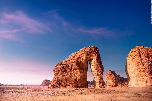 Saudi lifts all COVID-19 entry restrictions for tourists