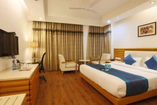 FabHotels launches loyalty programme