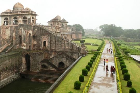 Madhya Pradesh invites private investment to  tourism sector