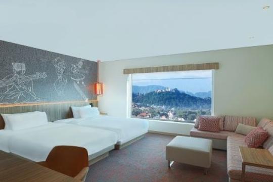 Hyatt Place Opens for Guests