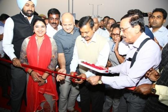 Kejriwal inaugurates Signature Bridge in Delhi