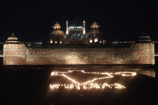 Red Fort, Qutb Minar and Humayun’s Tomb get illuminated in respect of Corona Warriors