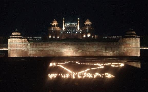 Red Fort, Qutb Minar and Humayun’s Tomb get illuminated in respect of Corona Warriors