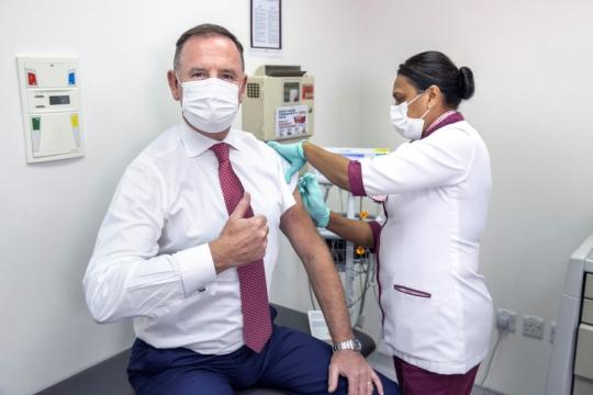 Etihad’s Group CEO Takes COVID-19 Vaccine