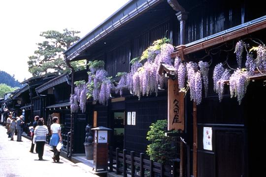 Japan welcomes 24 million visitors in 2016