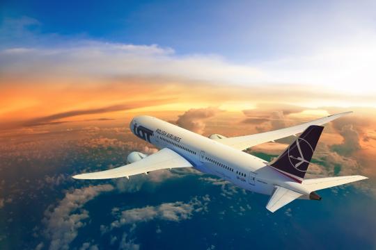 LOT Polish Creates 94-year Passenger Traffic History