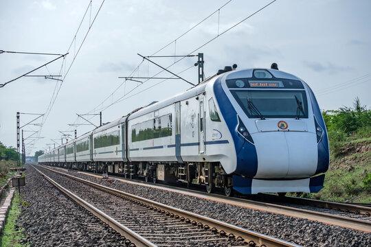 MakeMyTrip introduces tech-driven features for better train travel experience