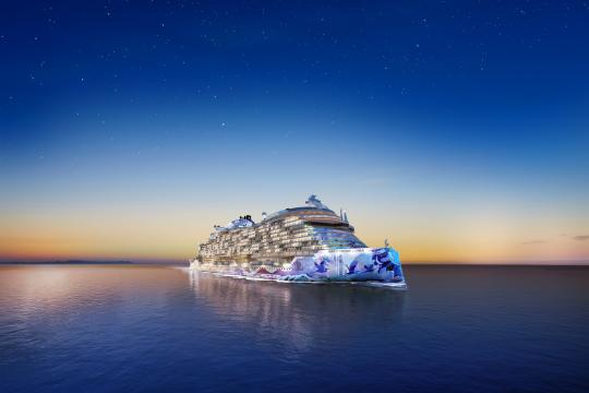Norwegian Cruise Line unveils its new vessel: Norwegian Luna